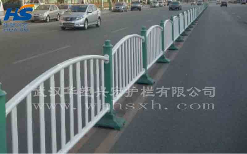 北京異型鋅鋼道路護欄