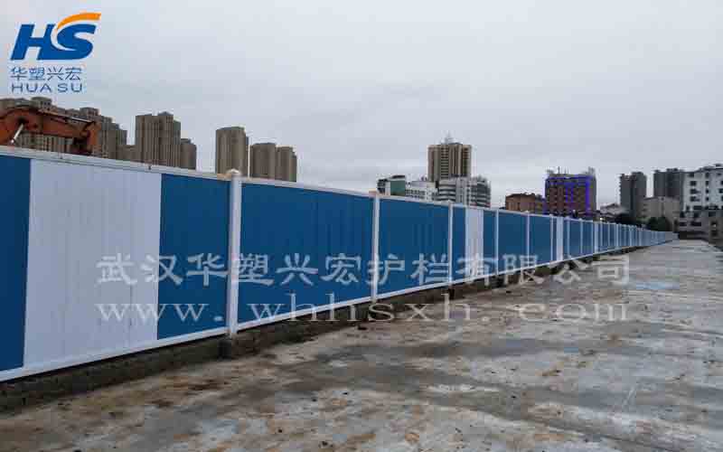 新疆黃石萬達PVC圍擋施工